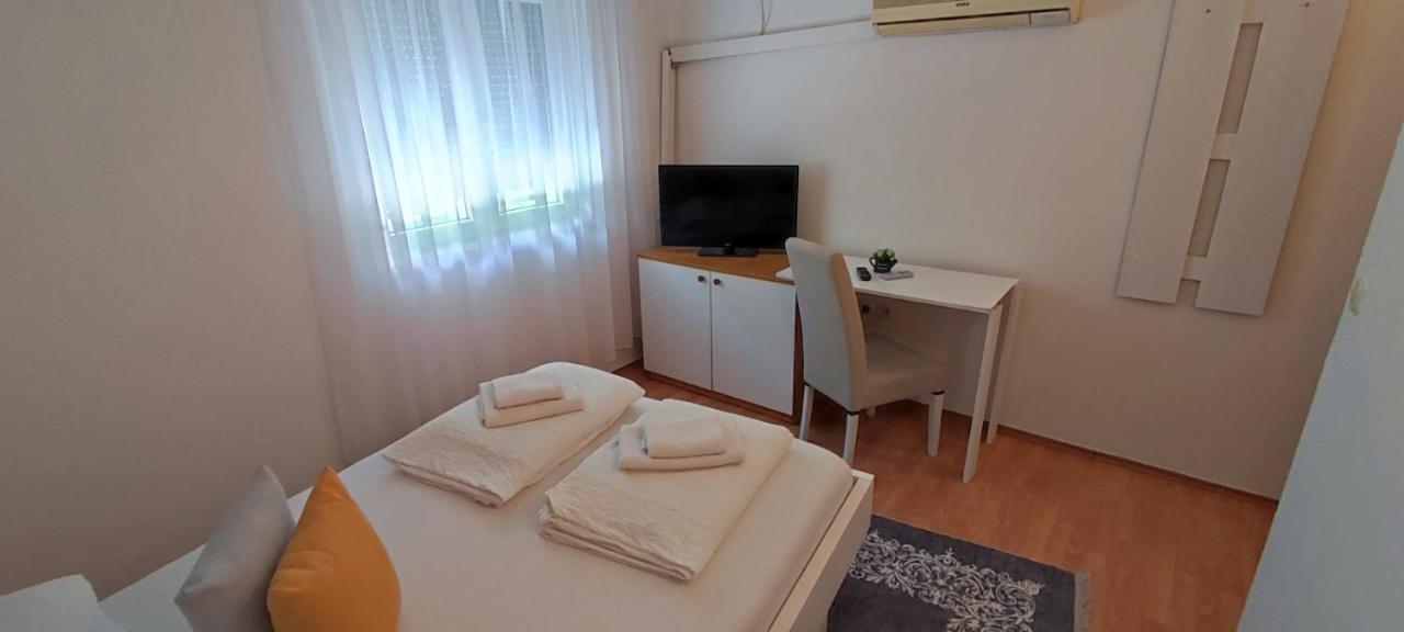 Villa Monera Apartments & Rooms & Free Garage Mostar Exterior photo