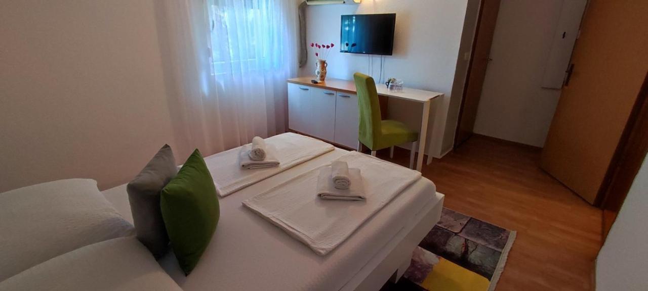 Villa Monera Apartments & Rooms & Free Garage Mostar Exterior photo